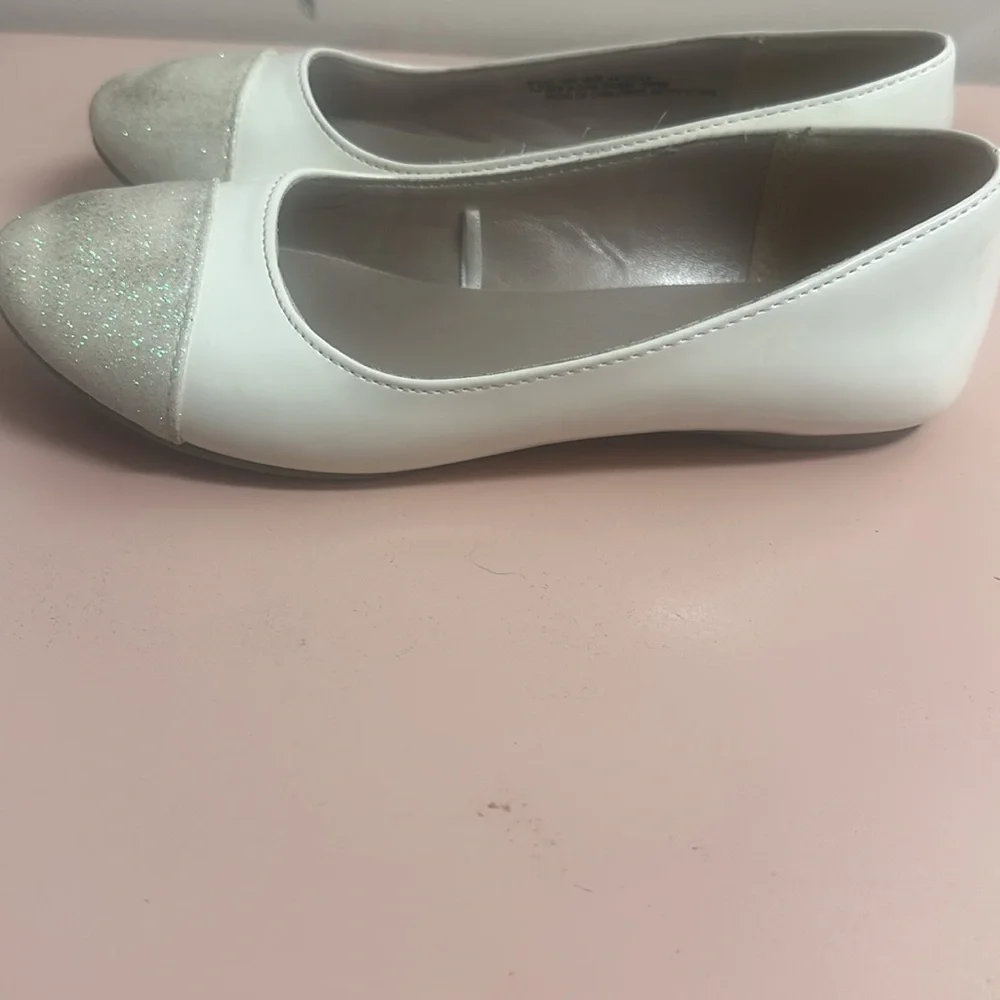 Kids White Glitter Cap Toe Ballet Flats Dress Shoes SZ 13
